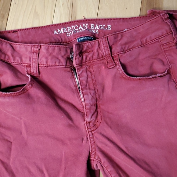 American Eagle Outfitters Jeans American Eagle Jeans Burgundy Size